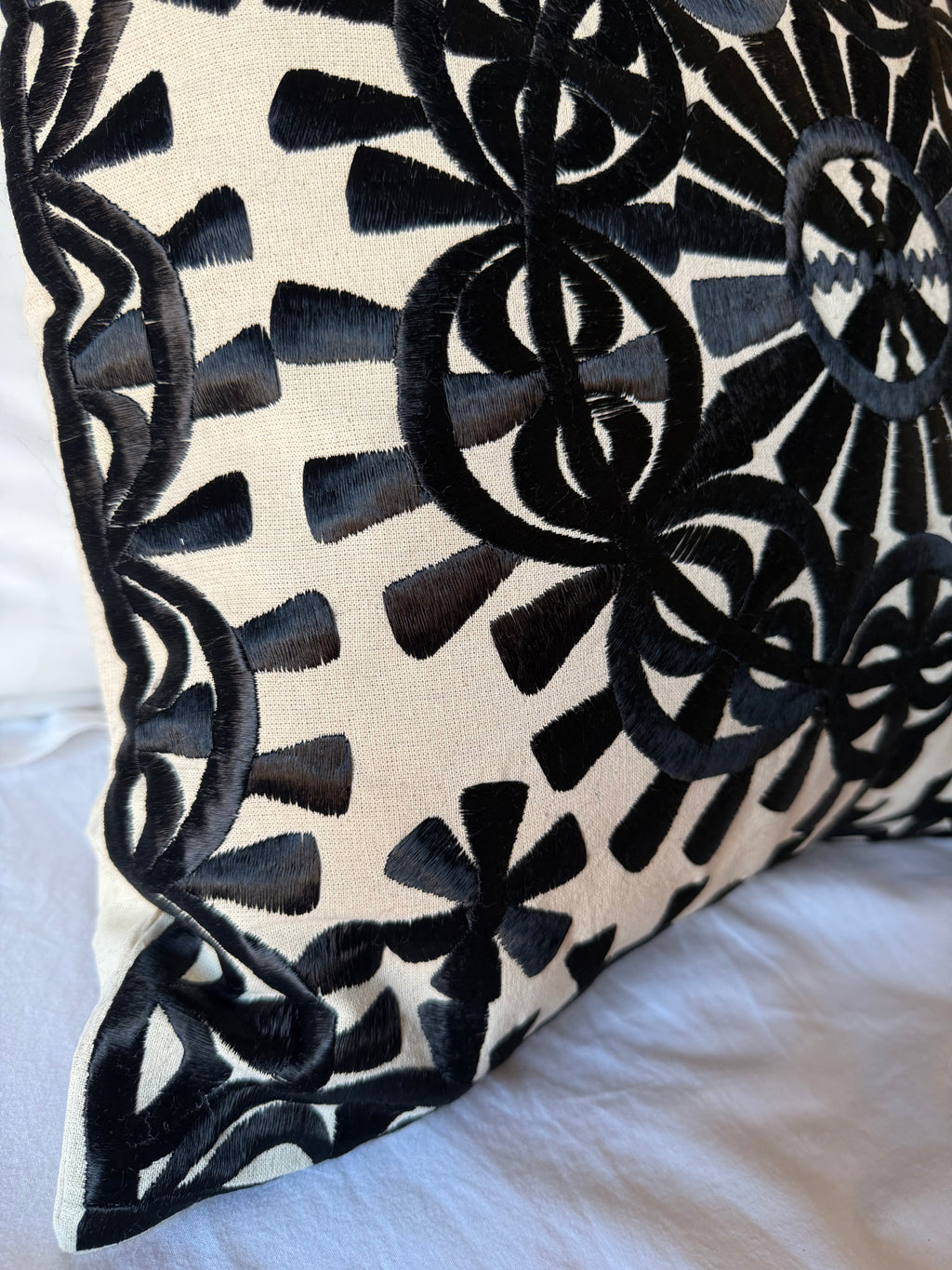 Taie d’oreiller brodée en lin