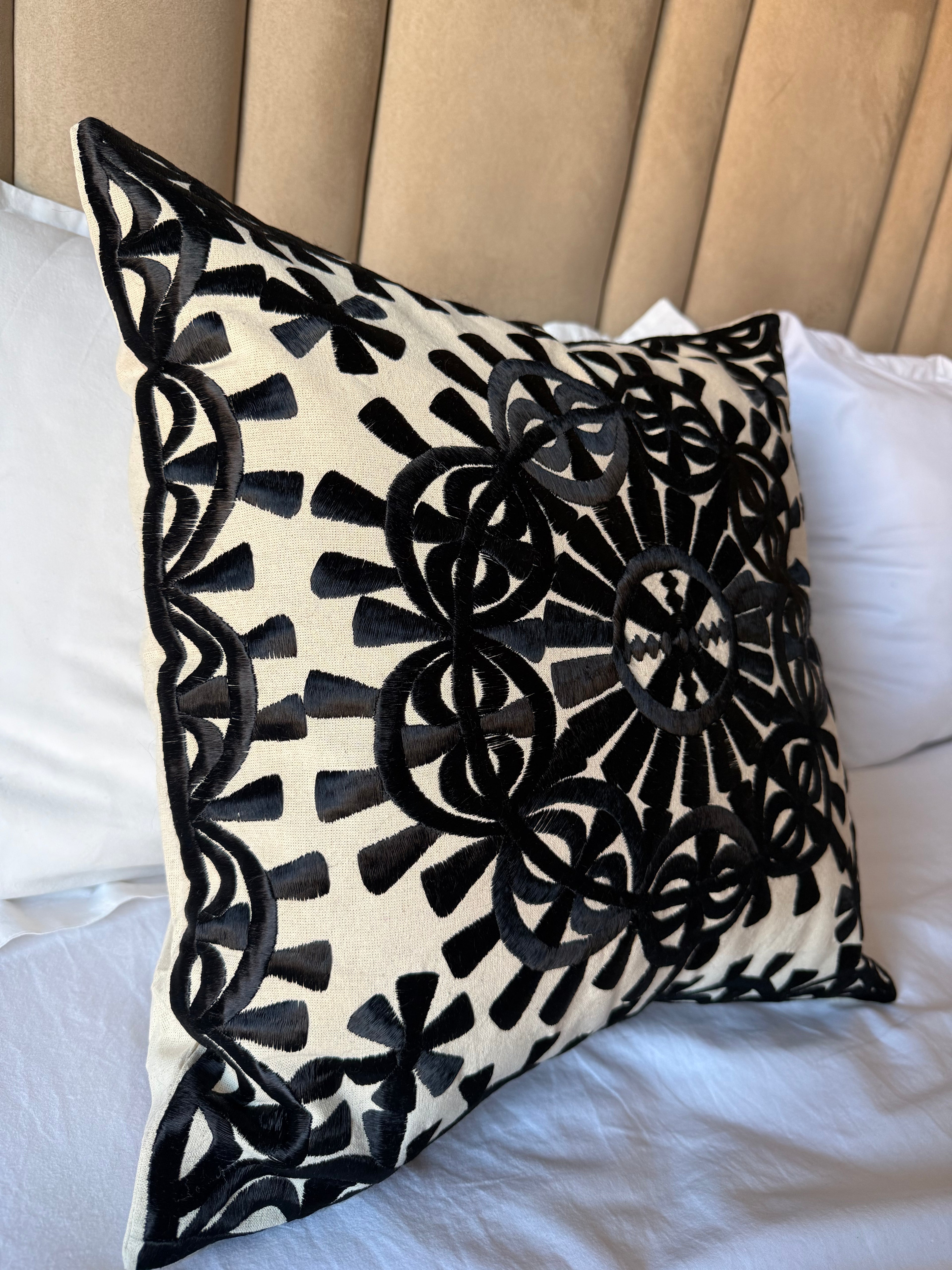 Taie d’oreiller brodée en lin